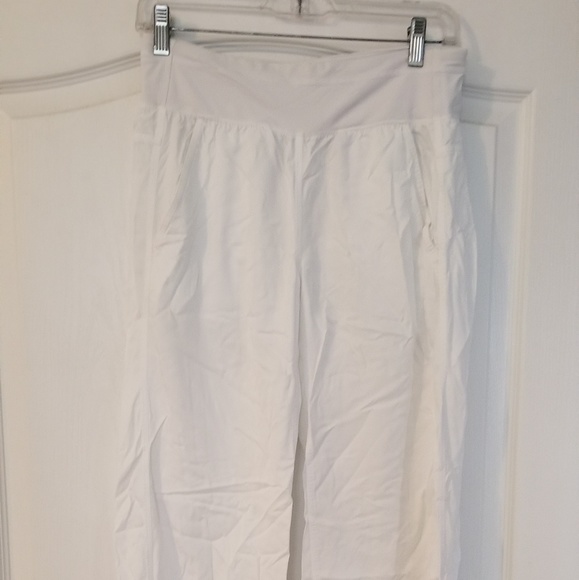 Lulu lemon white pants with front and back pockets - Picture 2 of 2